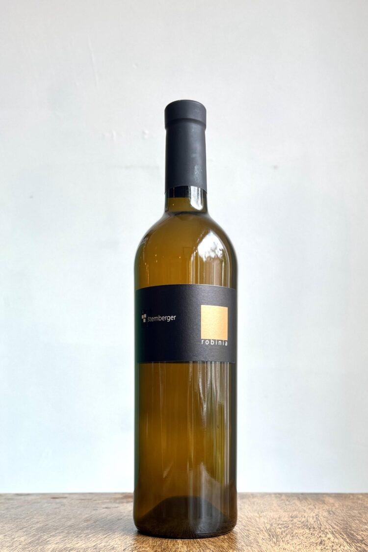 Amber wine orange wine Slovenia Karst